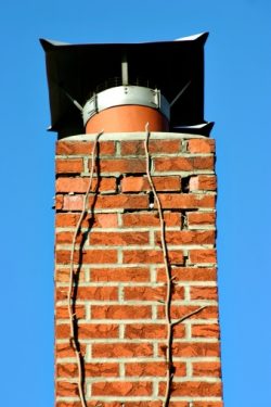 Chimney on a Chicago home that needs tuckpointing